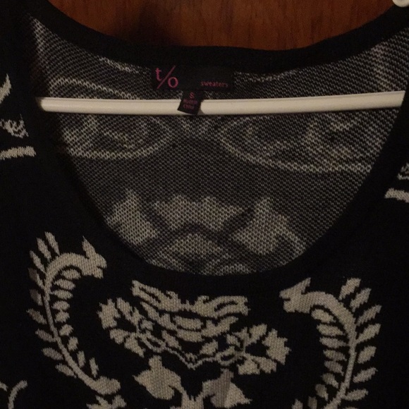 Patterned Sweater Dress - Picture 2 of 3